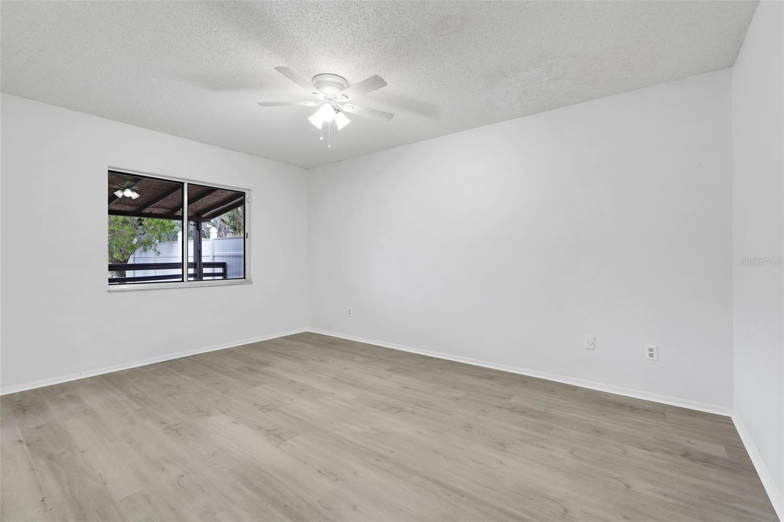 Image 29 of 47 For 397 Chicago Woods Circle