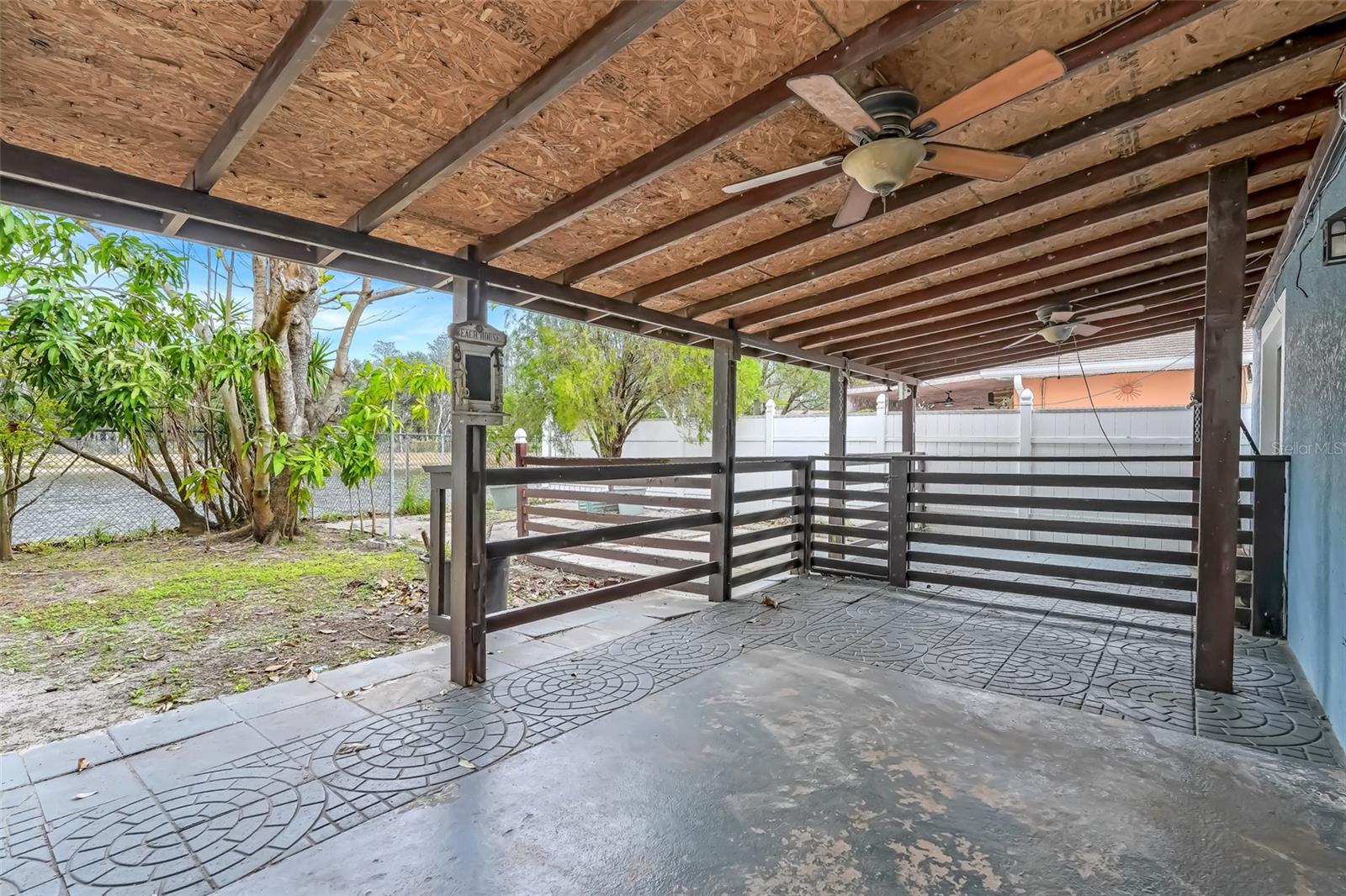 Image 33 of 47 For 397 Chicago Woods Circle