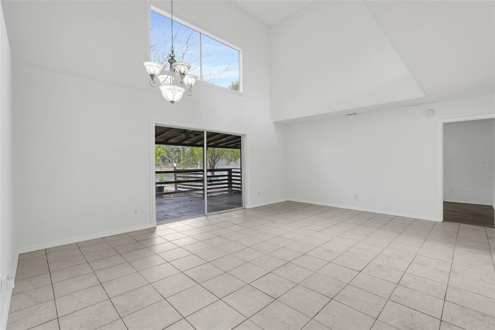 Image 7 of 47 For 397 Chicago Woods Circle