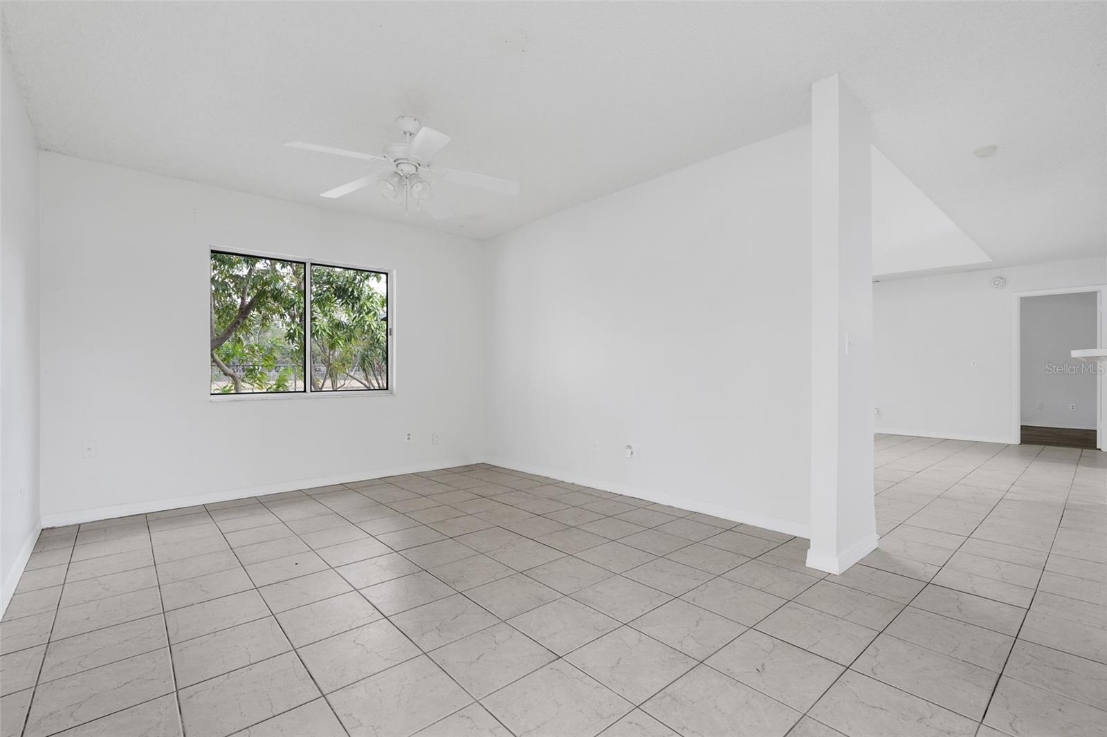 Image 9 of 47 For 397 Chicago Woods Circle