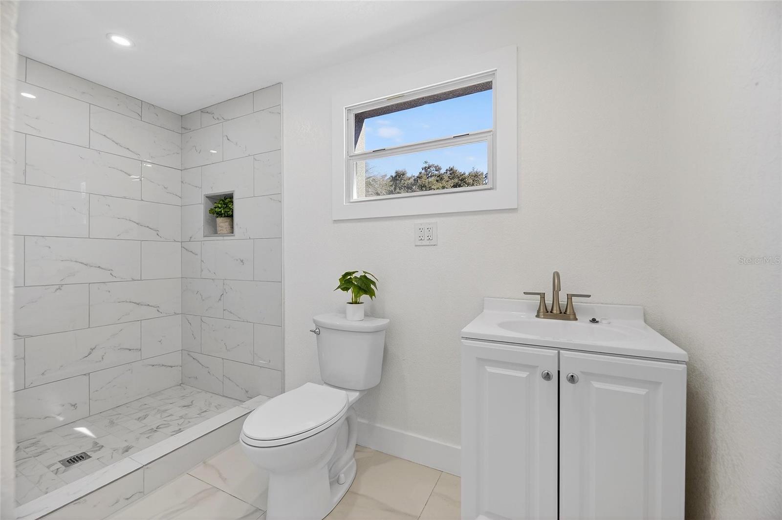 Image 32 of 63 For 3722 Idlewild Avenue