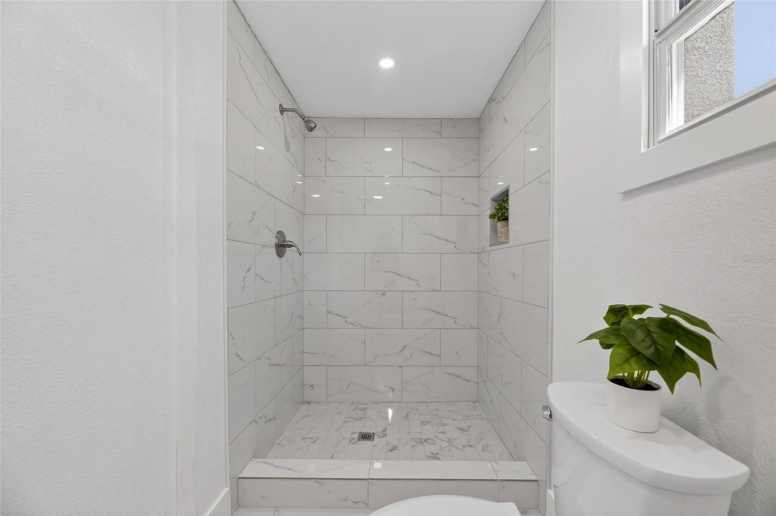 Image 33 of 63 For 3722 Idlewild Avenue