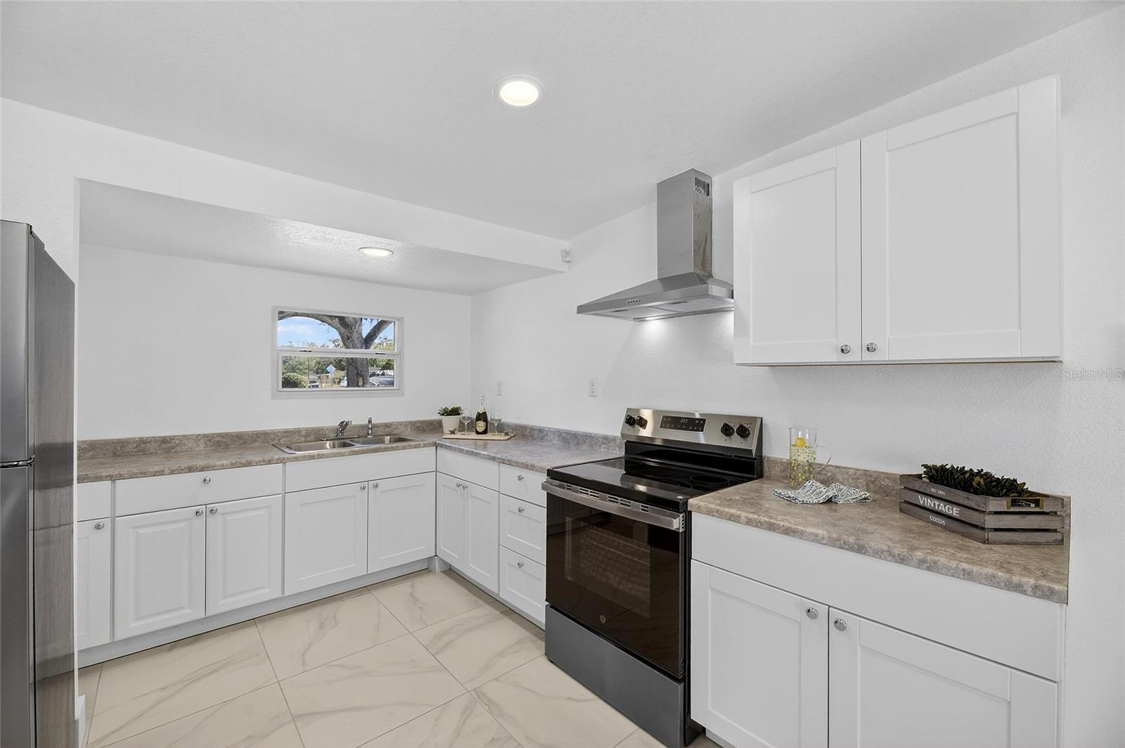 Image 7 of 63 For 3722 Idlewild Avenue