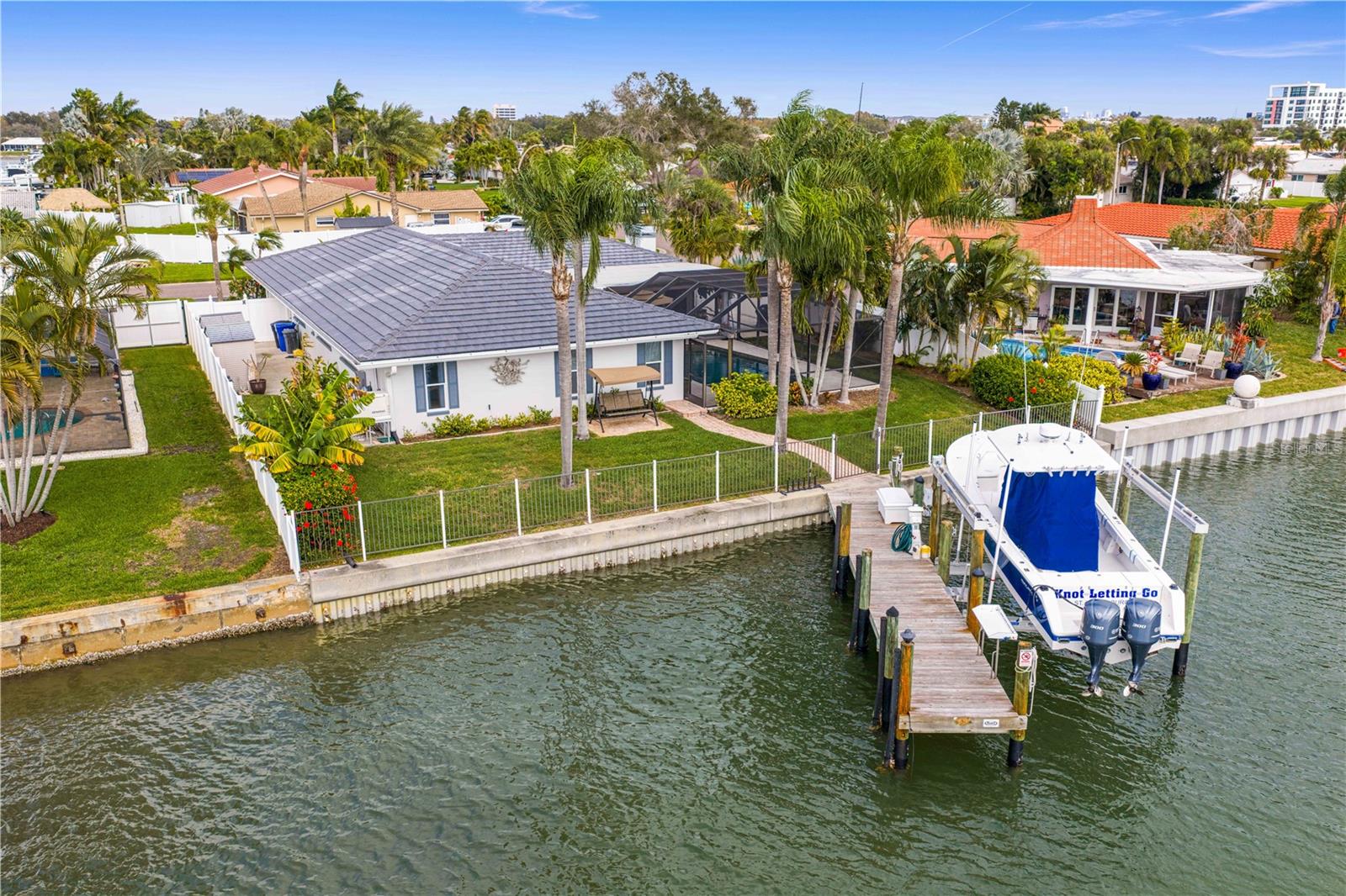 Image 5 of 97 For 3912 46th Avenue S