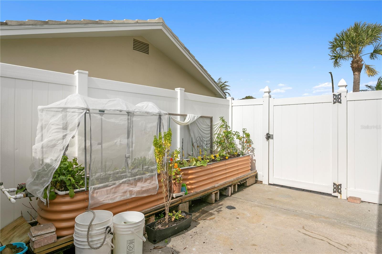 Image 68 of 97 For 3912 46th Avenue S