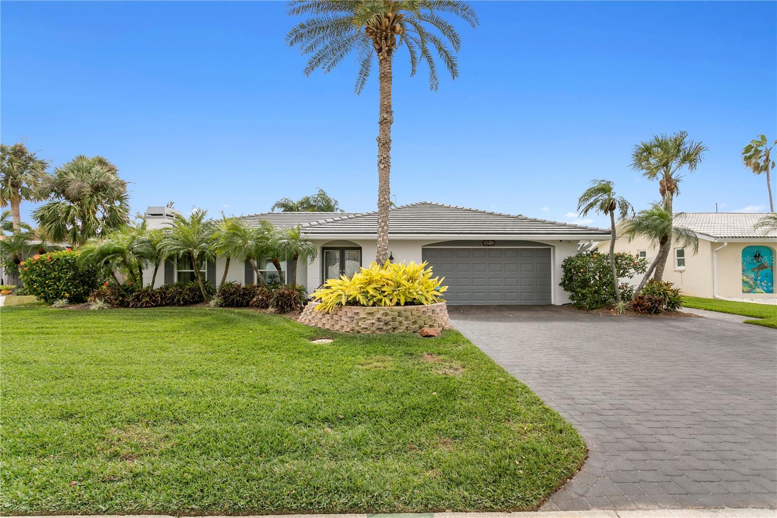 Image 7 of 97 For 3912 46th Avenue S