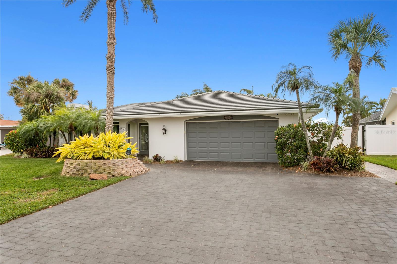 Image 71 of 97 For 3912 46th Avenue S