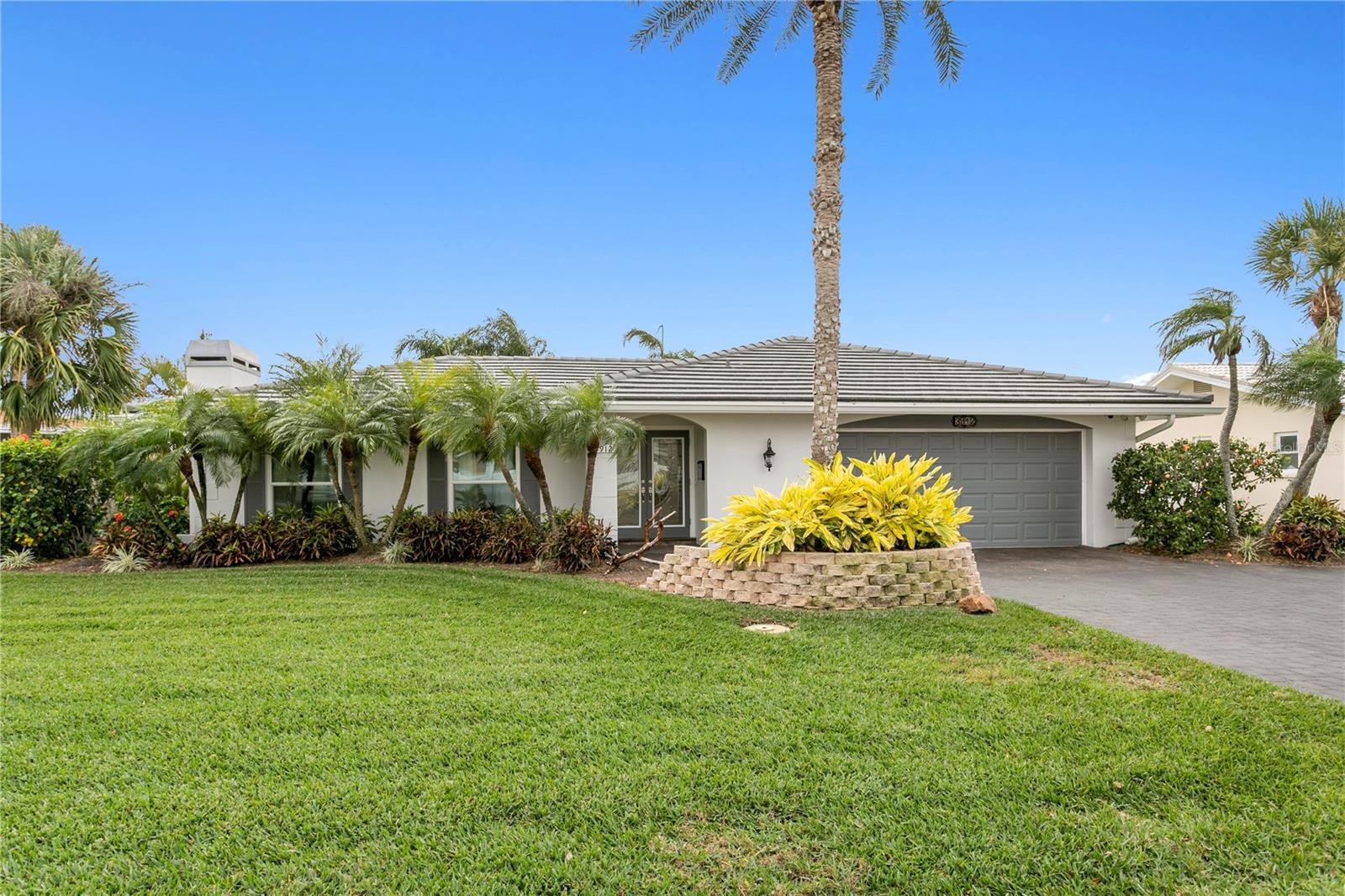 Image 72 of 97 For 3912 46th Avenue S