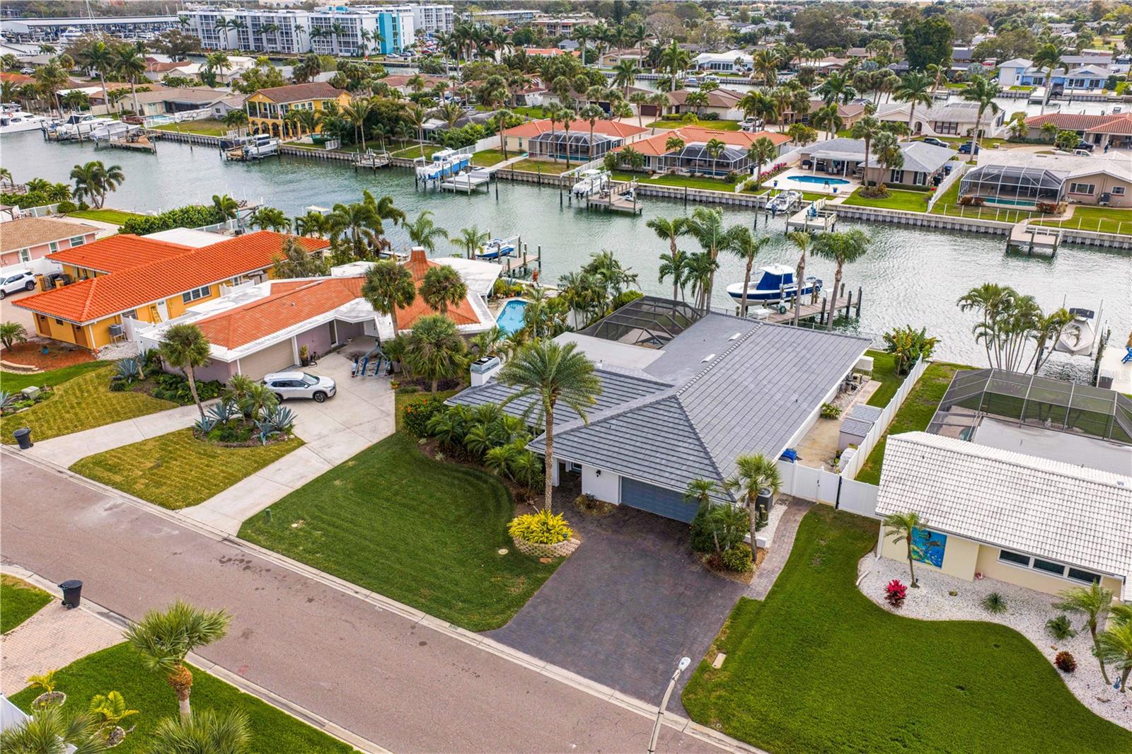 Image 85 of 97 For 3912 46th Avenue S