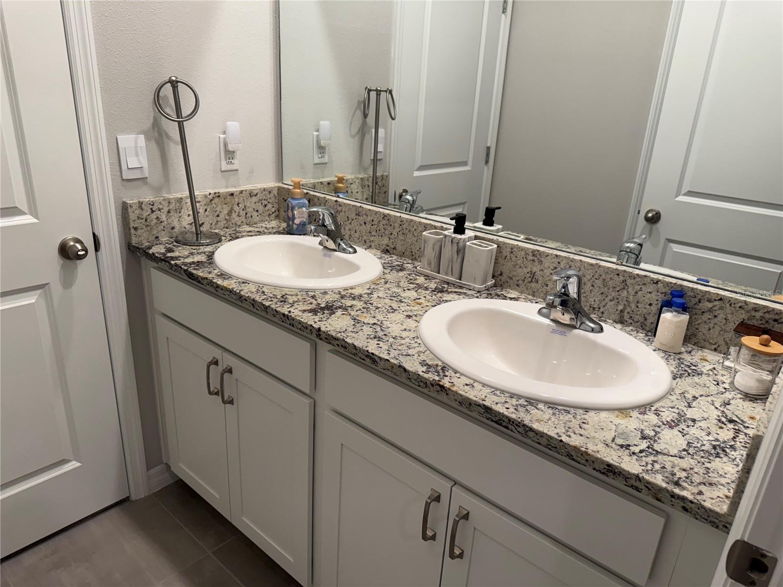 Image 16 of 24 For 10437 Laxer Cay Loop