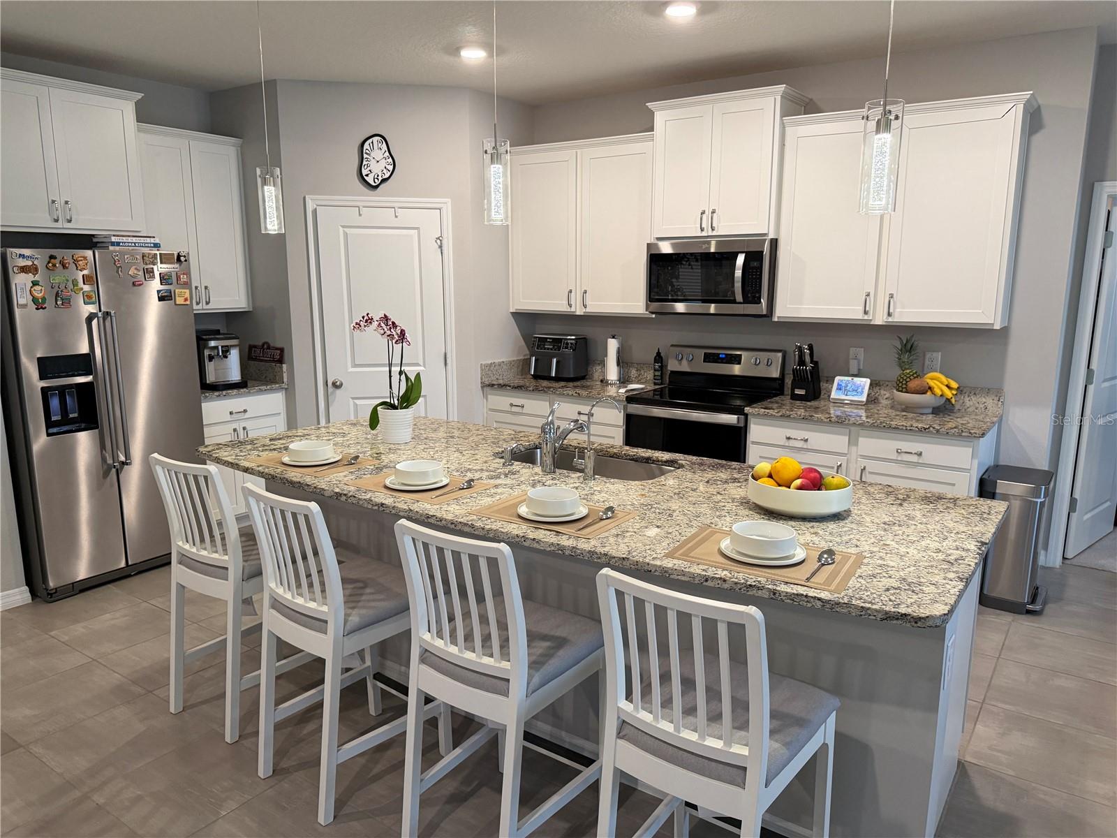 Image 2 of 24 For 10437 Laxer Cay Loop