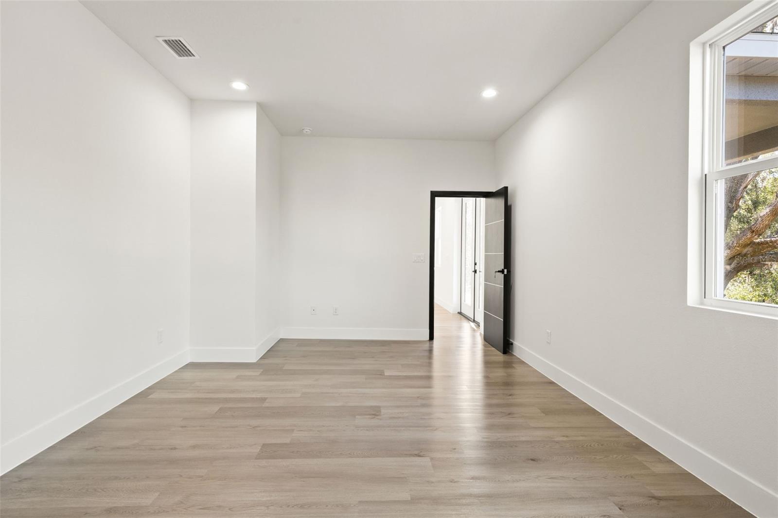 Image 25 of 51 For 2978 Higgins Place