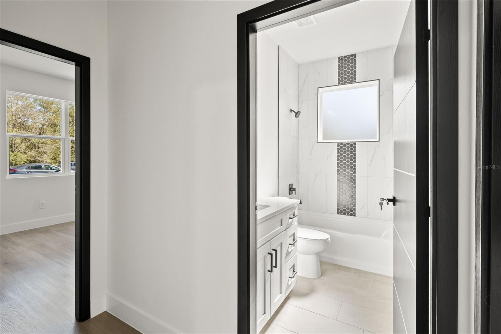 Image 39 of 51 For 2978 Higgins Place