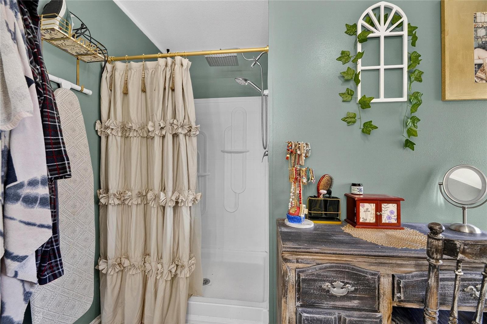 Image 33 of 56 For 39344 Bohan Ln