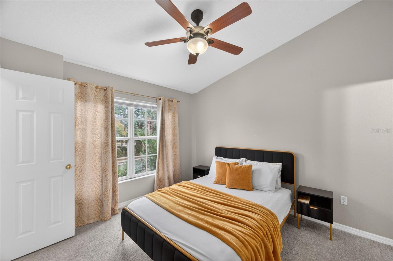 Image 5 of 51 For 11622 Declaration Drive