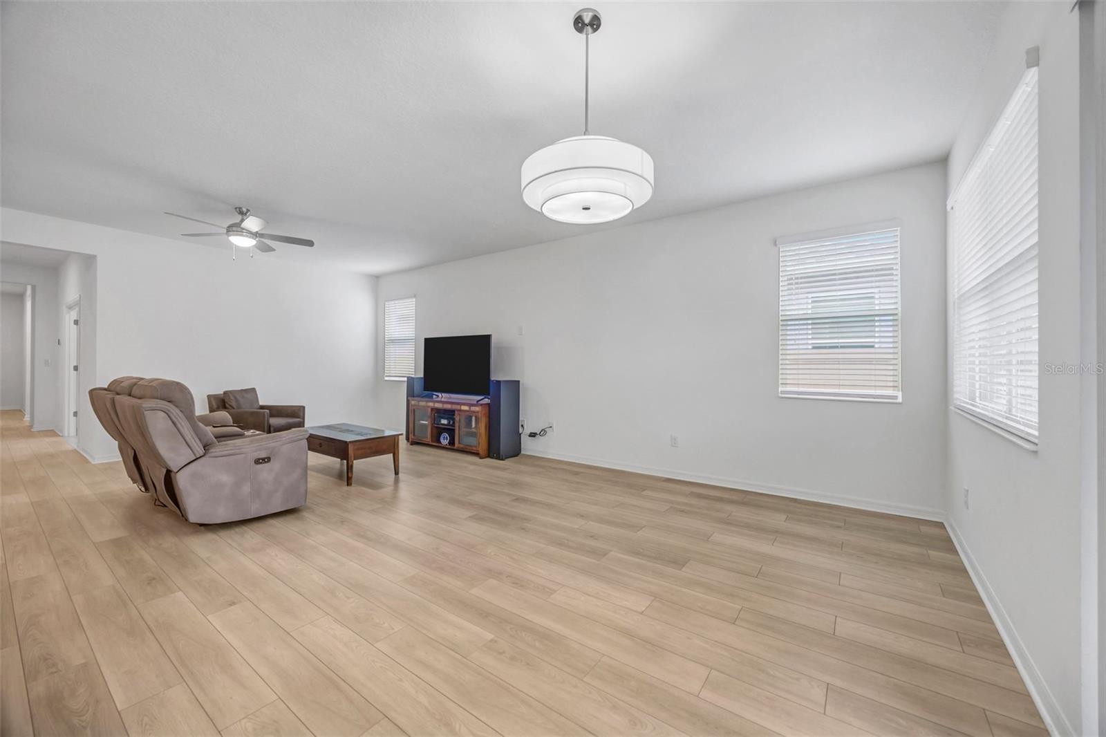 Image 19 of 58 For 7882 Lennox Loop