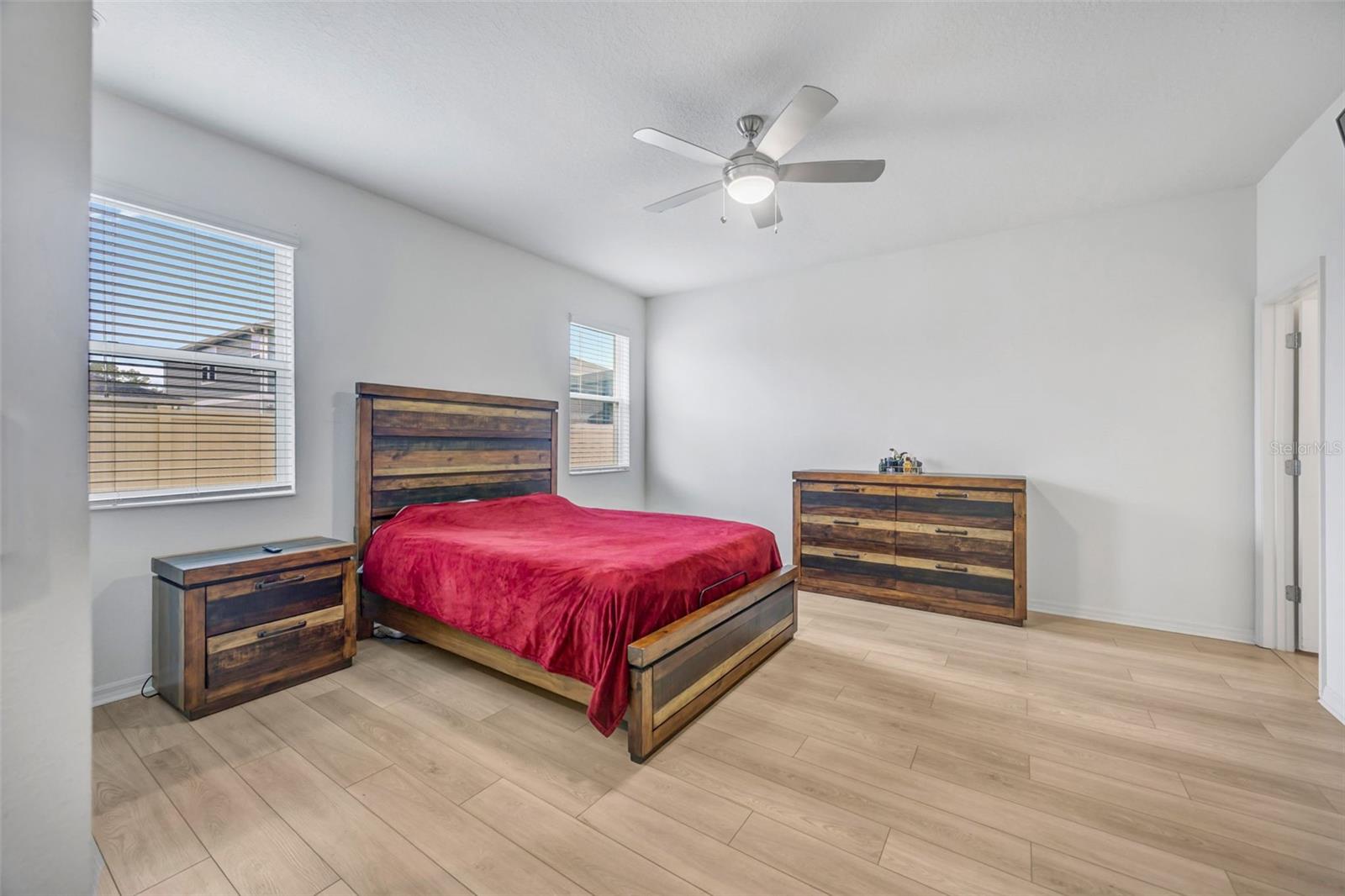 Image 34 of 58 For 7882 Lennox Loop