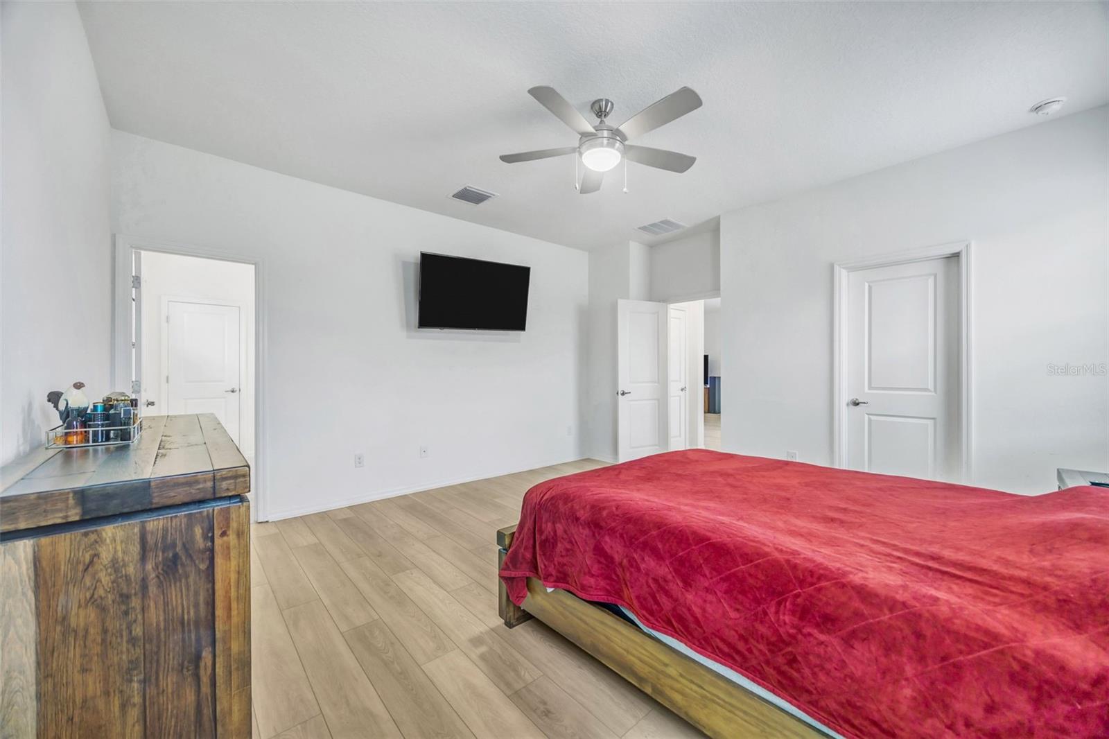 Image 37 of 58 For 7882 Lennox Loop