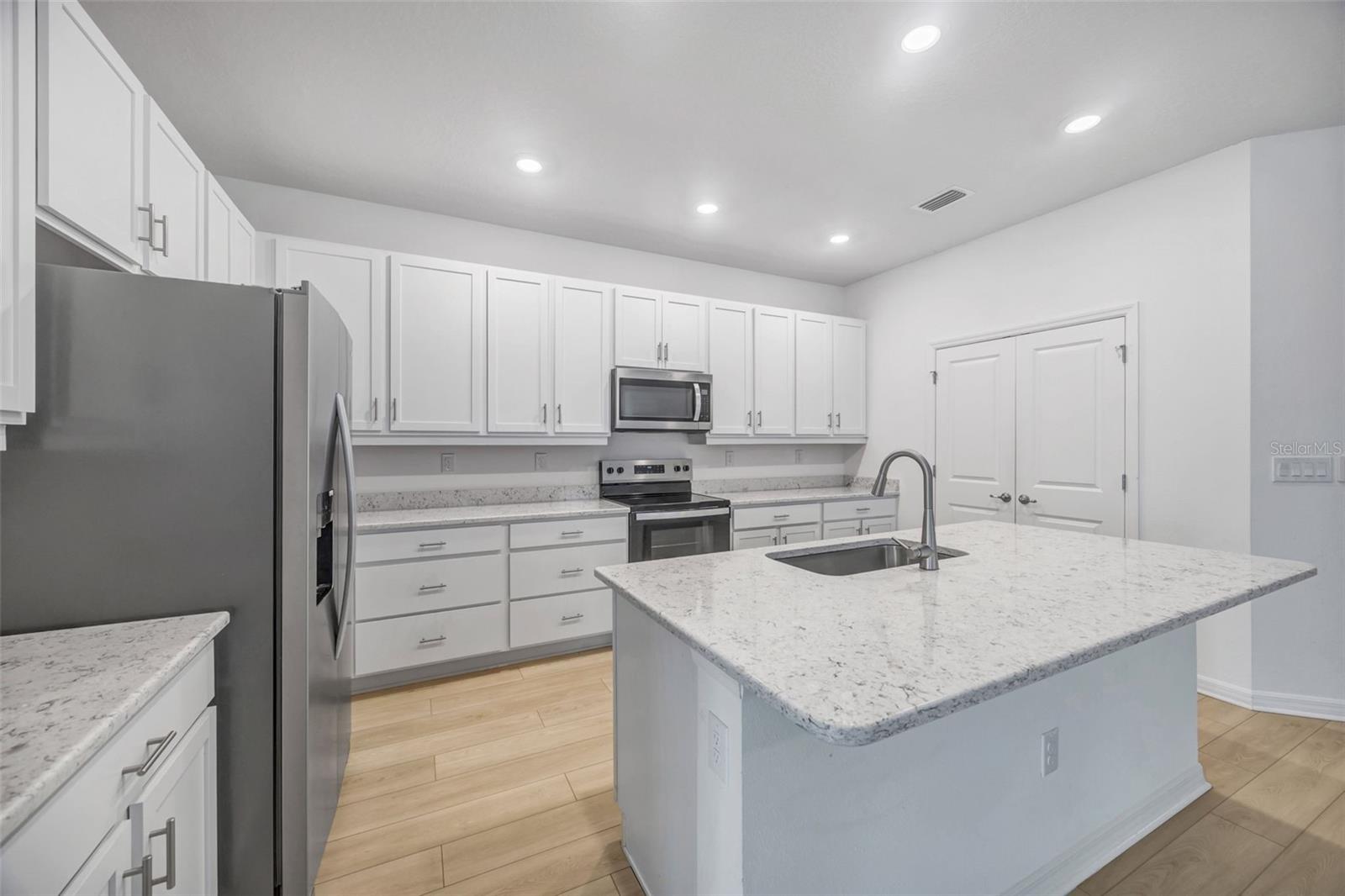 Image 6 of 58 For 7882 Lennox Loop