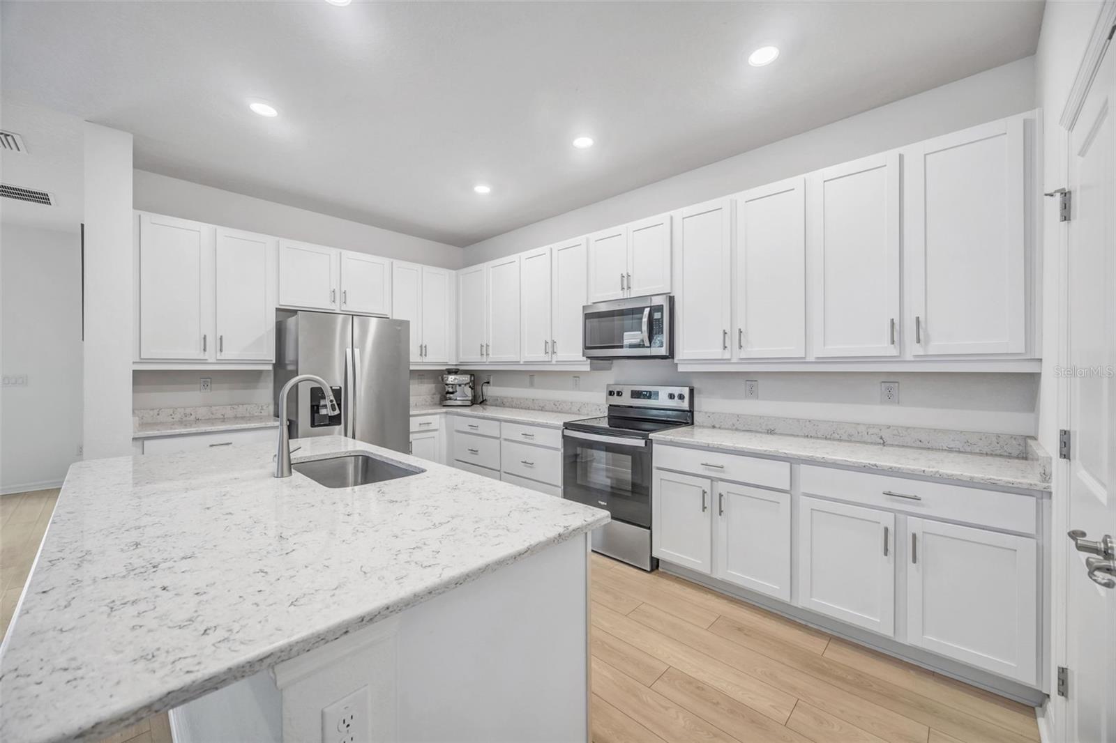 Image 8 of 58 For 7882 Lennox Loop