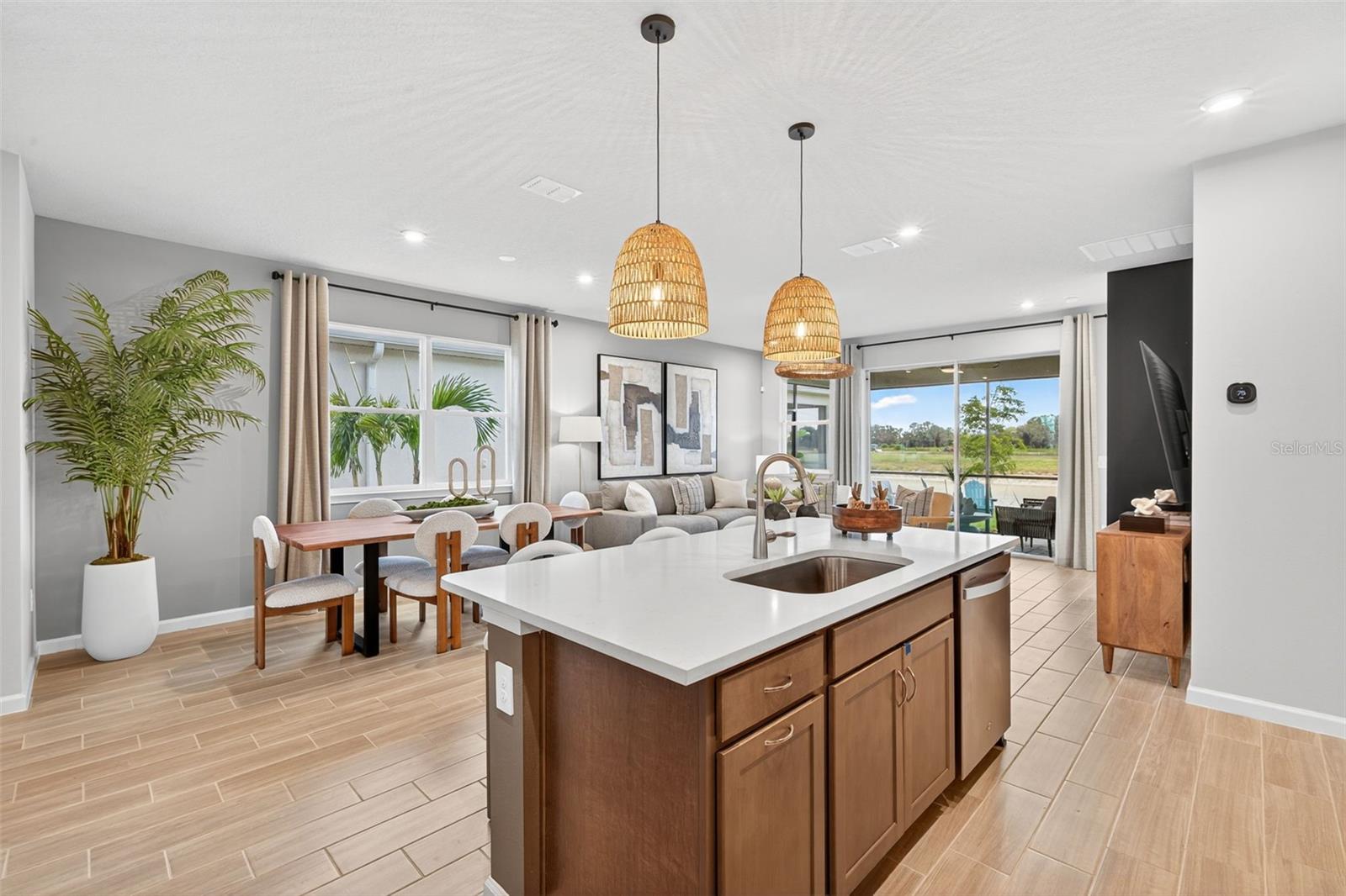 Image 6 of 25 For 1828 Soaring Vida Street