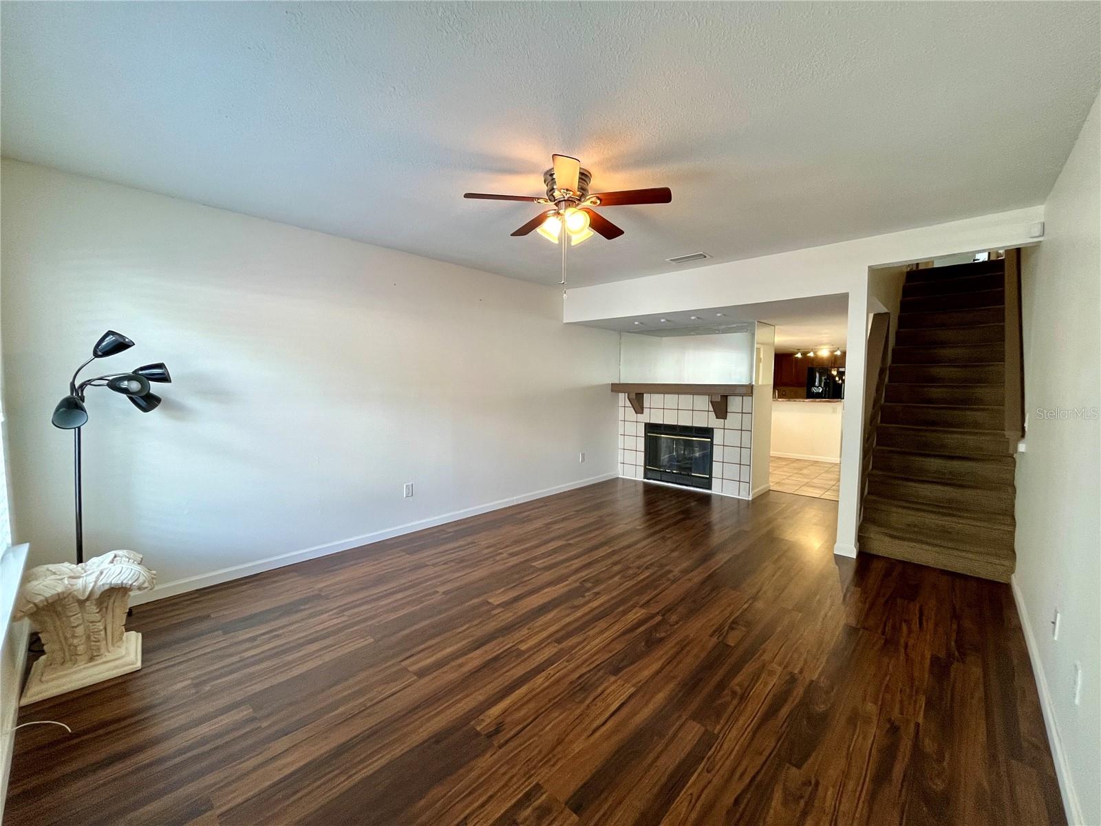 Image 3 of 23 For 7618 Colonial Court