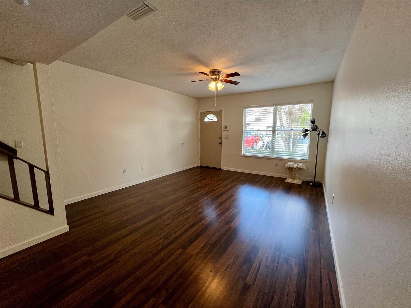 Image 4 of 23 For 7618 Colonial Court