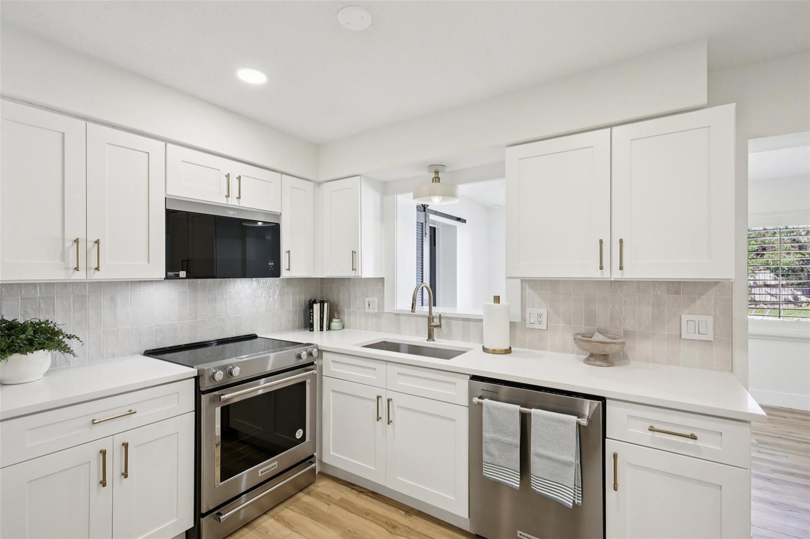 Image 10 of 54 For 2090 Ridgelane Road