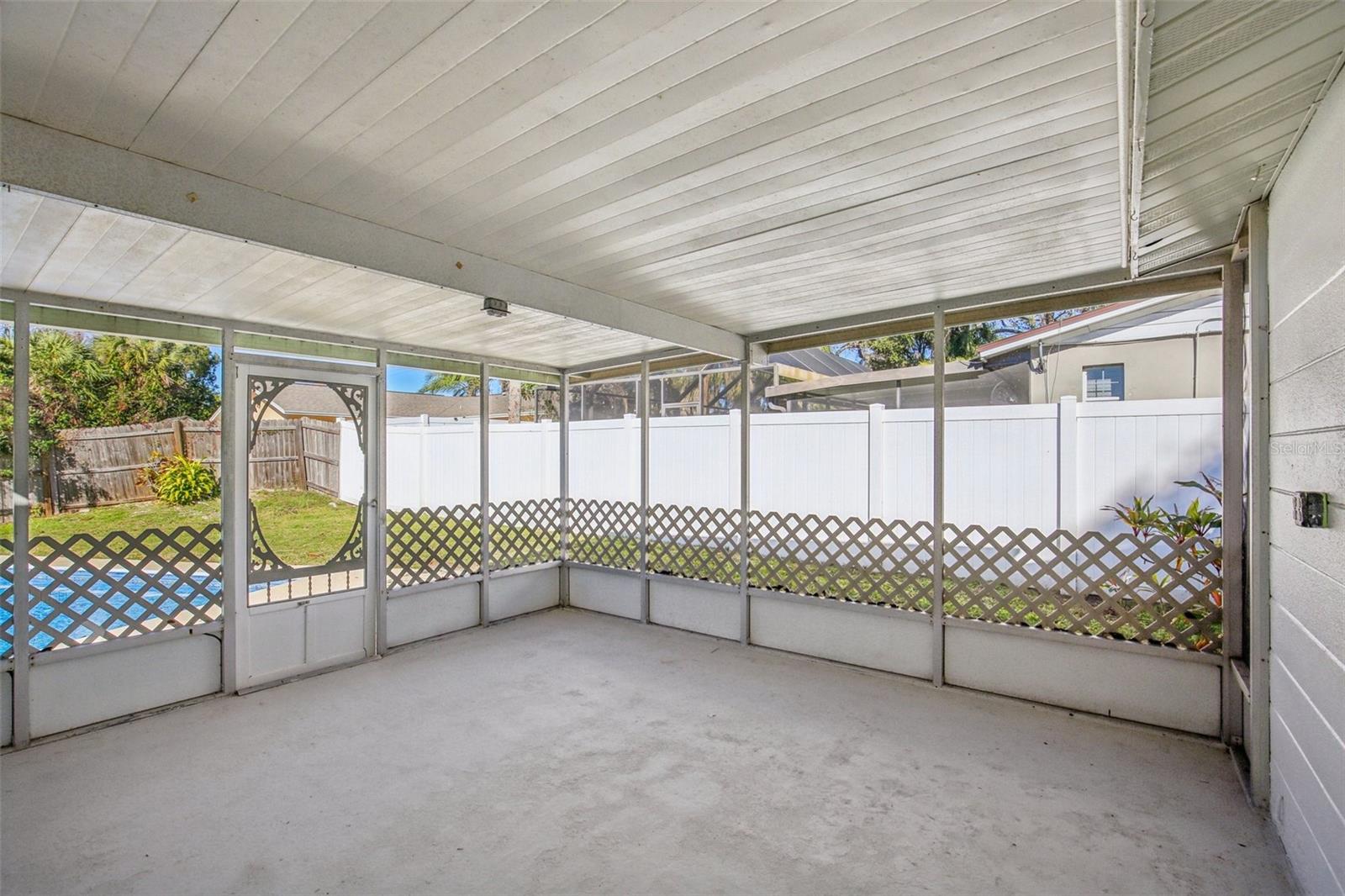 Image 32 of 54 For 2090 Ridgelane Road