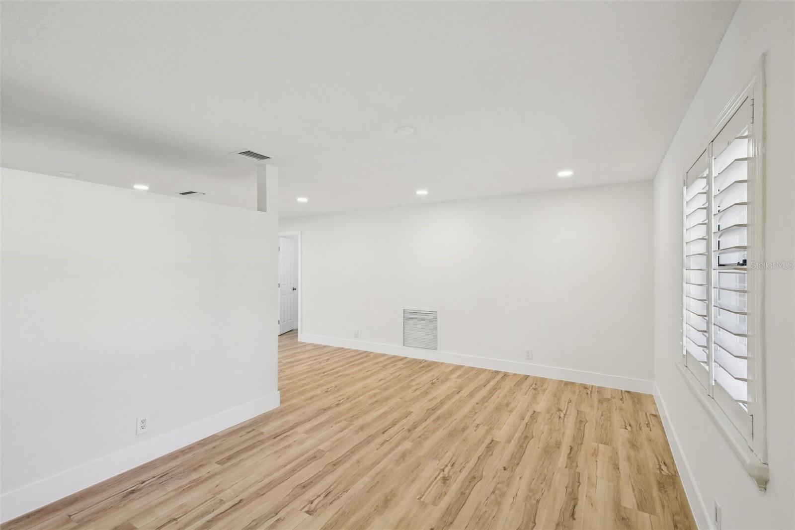 Image 5 of 54 For 2090 Ridgelane Road