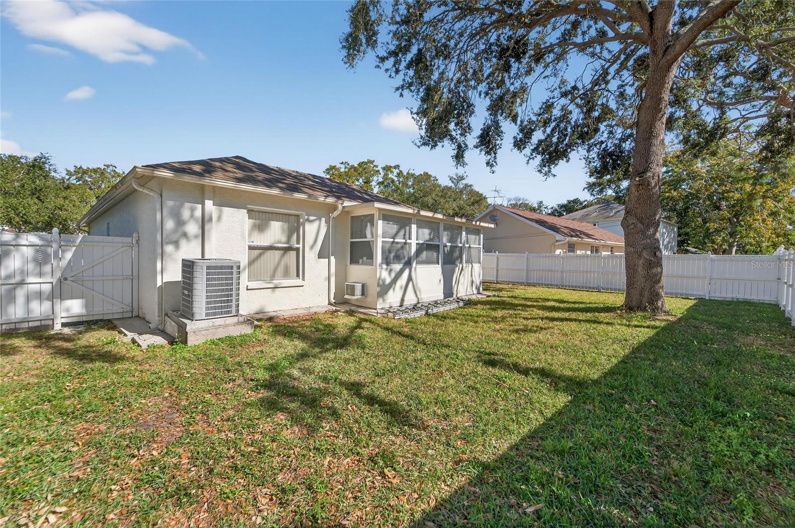 Listing photo id 19 for 512 Atwood Avenue N