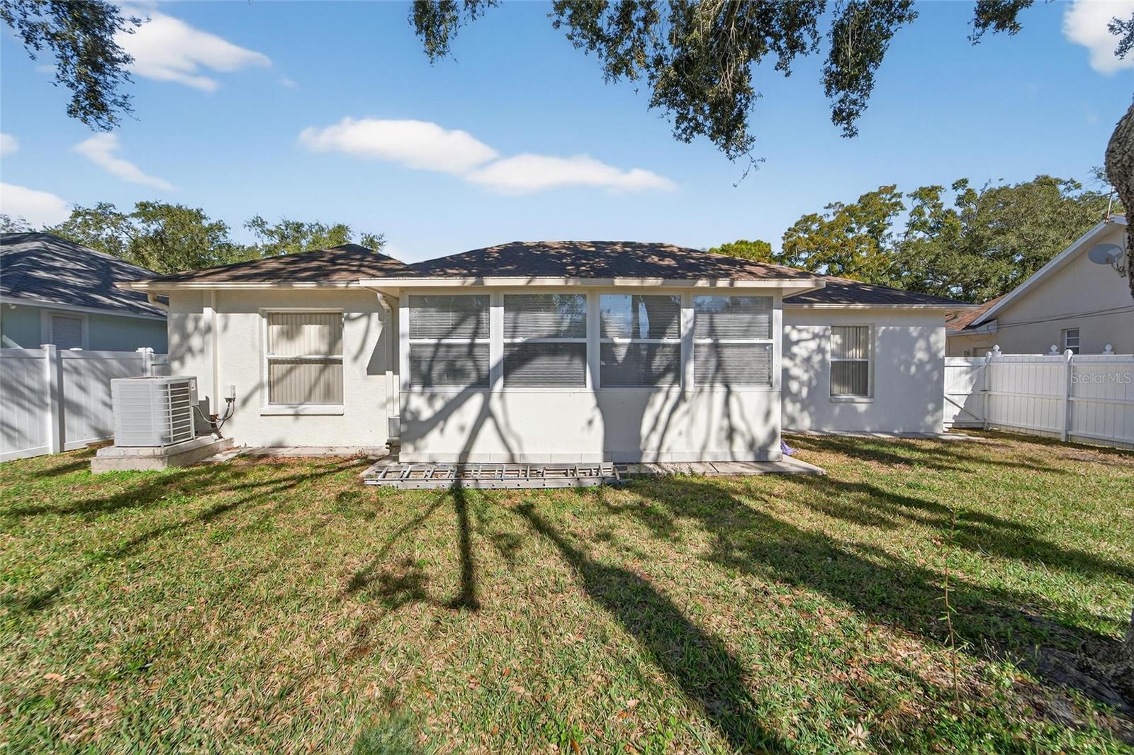 Listing photo id 21 for 512 Atwood Avenue N