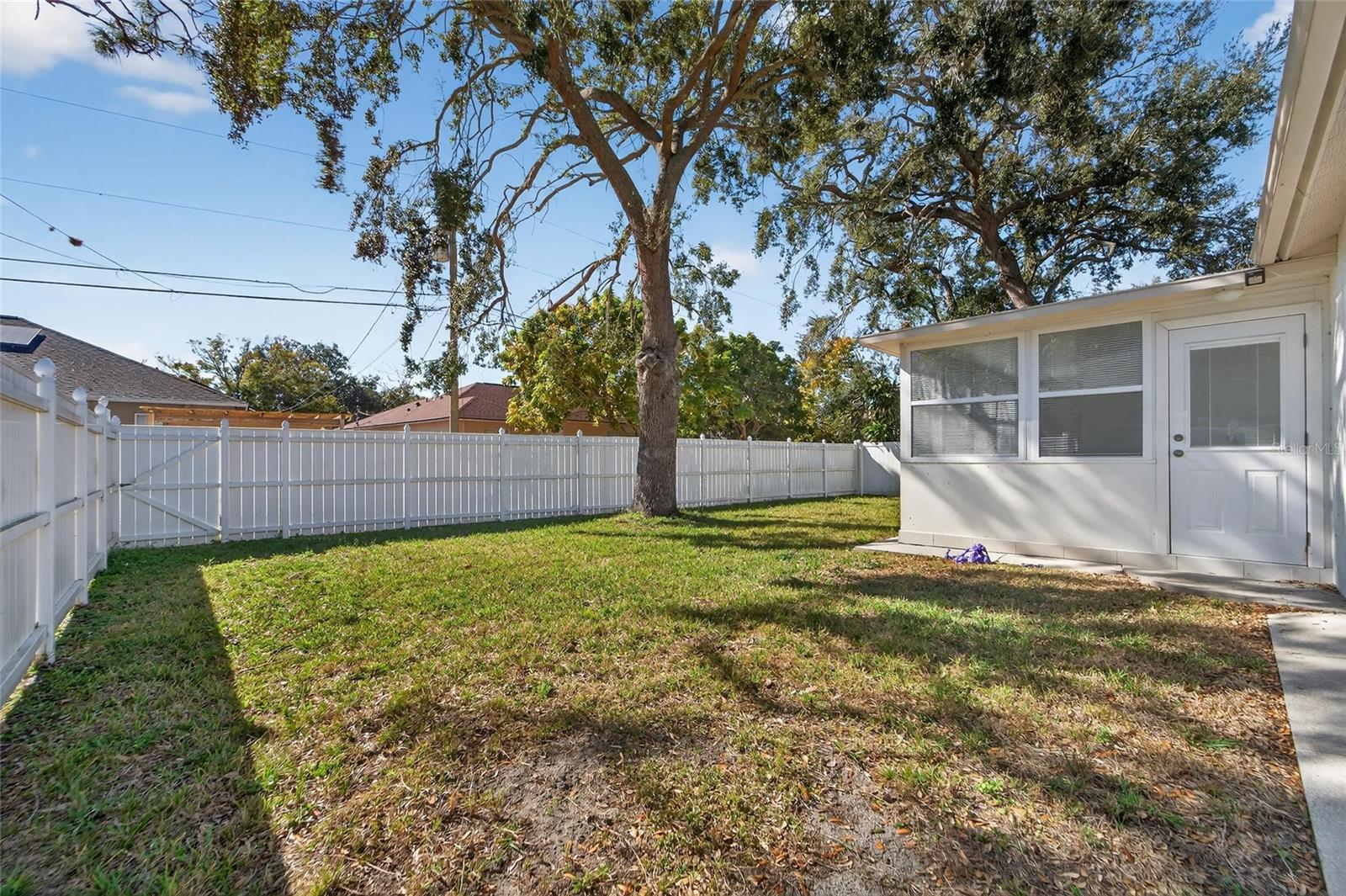 Listing photo id 22 for 512 Atwood Avenue N