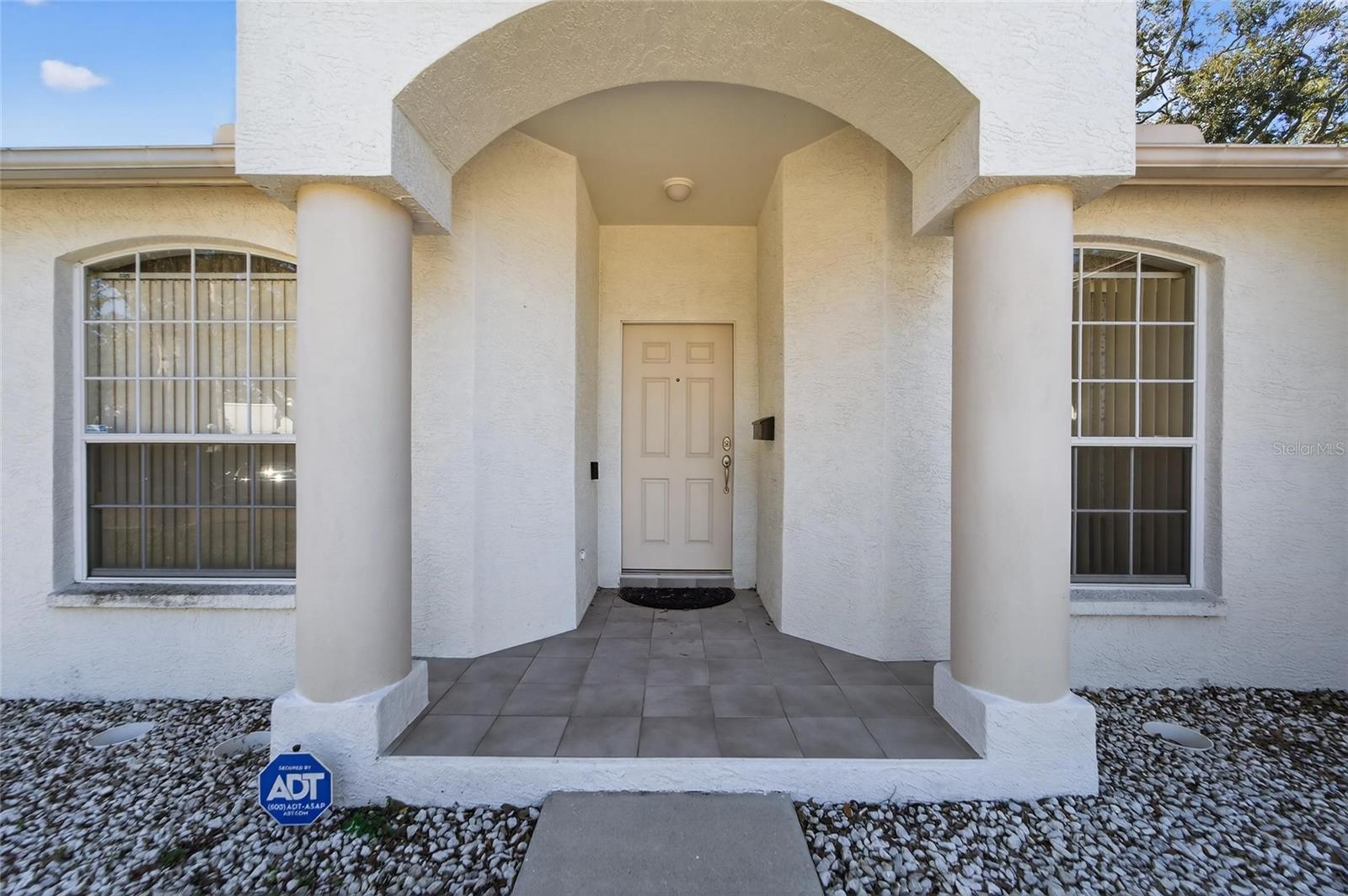 Listing photo id 1 for 512 Atwood Avenue N