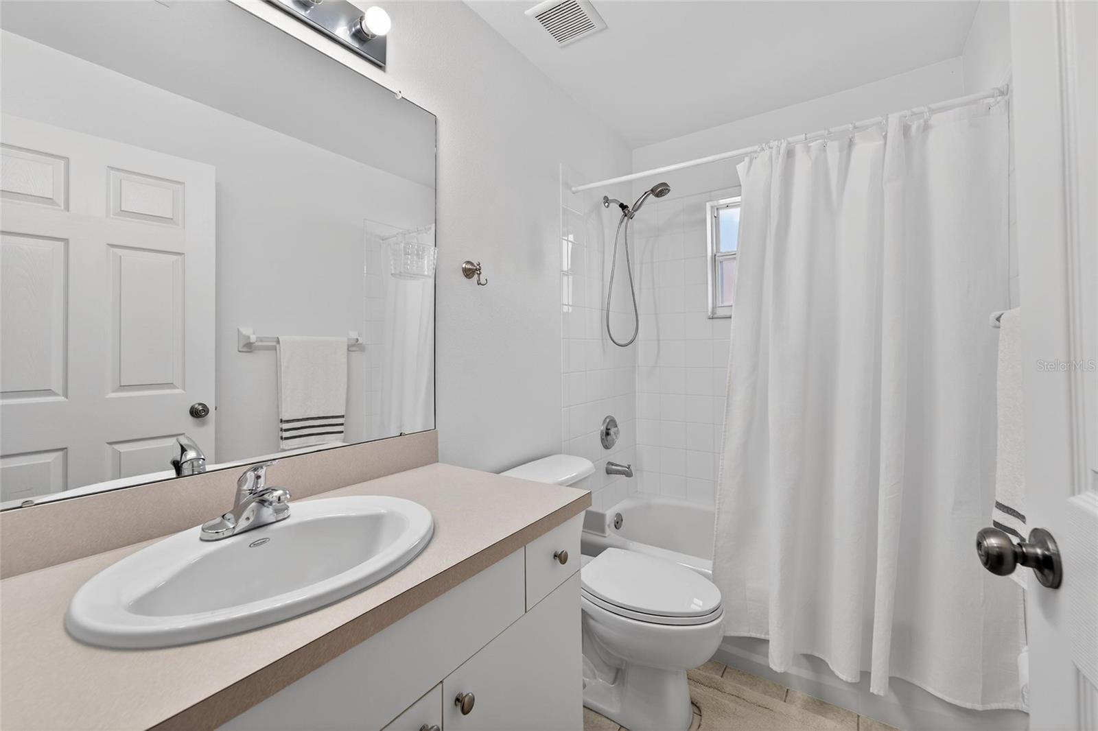 Listing photo id 31 for 512 Atwood Avenue N