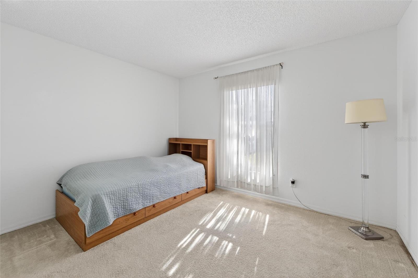 Listing photo id 34 for 512 Atwood Avenue N