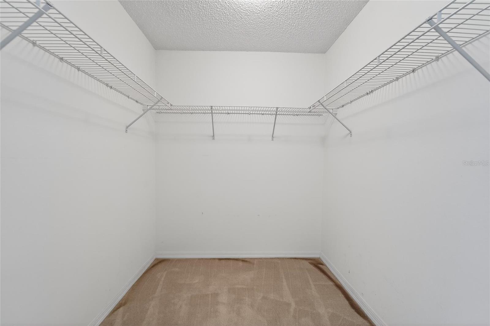 Listing photo id 40 for 512 Atwood Avenue N