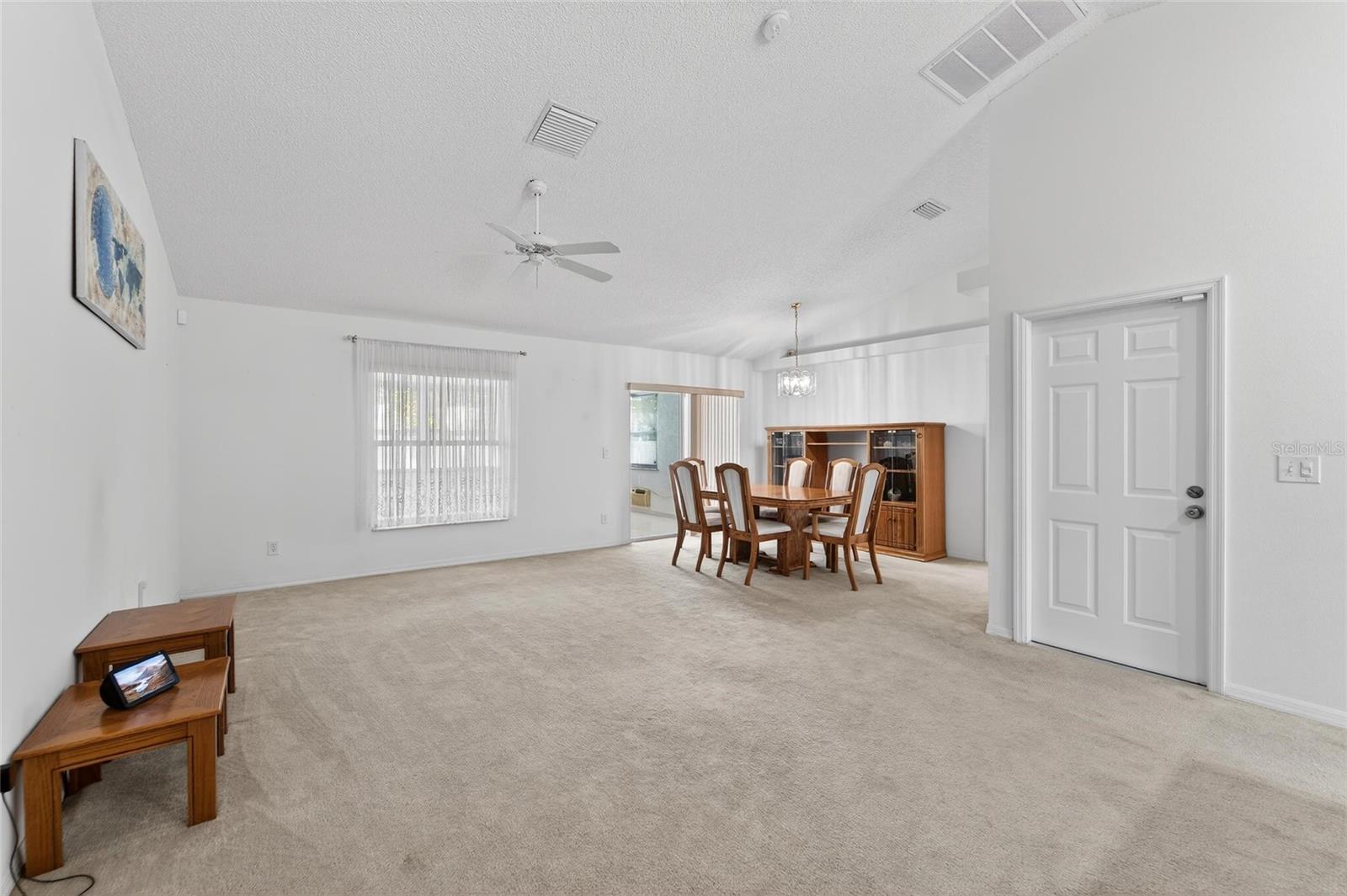 Listing photo id 3 for 512 Atwood Avenue N