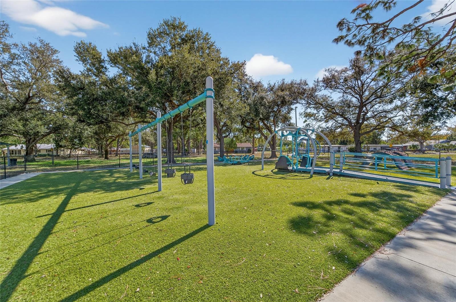 Listing photo id 51 for 512 Atwood Avenue N