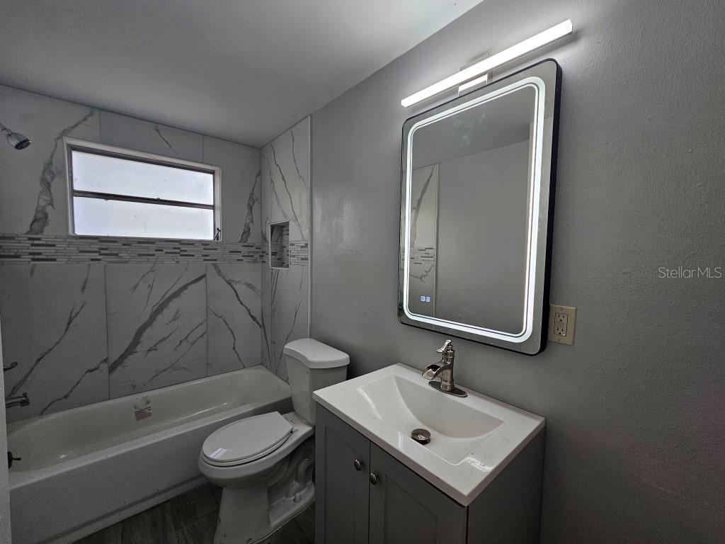 Image 9 of 11 For 5322 Pine Street A