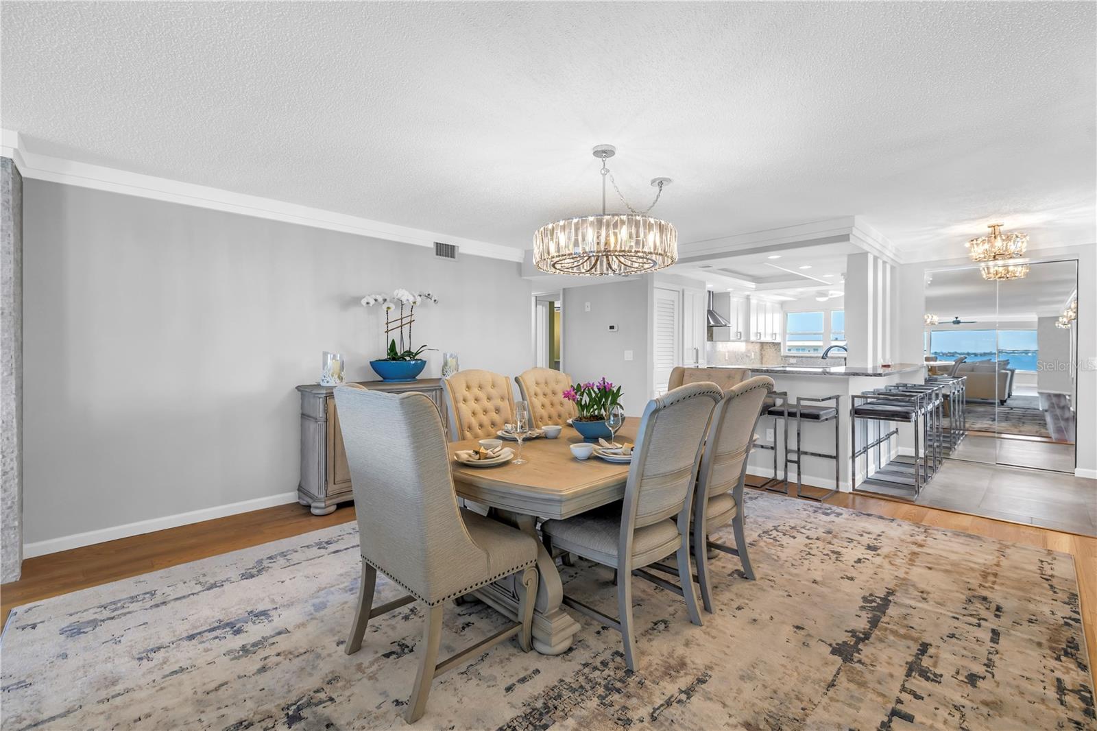 Image 11 of 61 For 6020 Shore Boulevard S 712