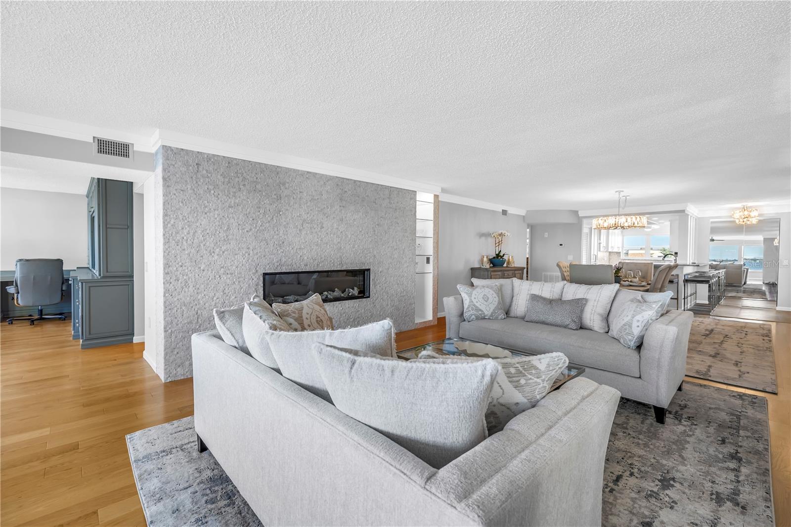 Image 18 of 61 For 6020 Shore Boulevard S 712