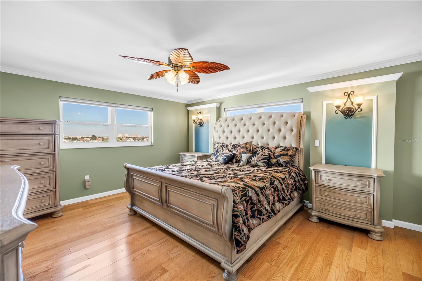 Image 23 of 61 For 6020 Shore Boulevard S 712