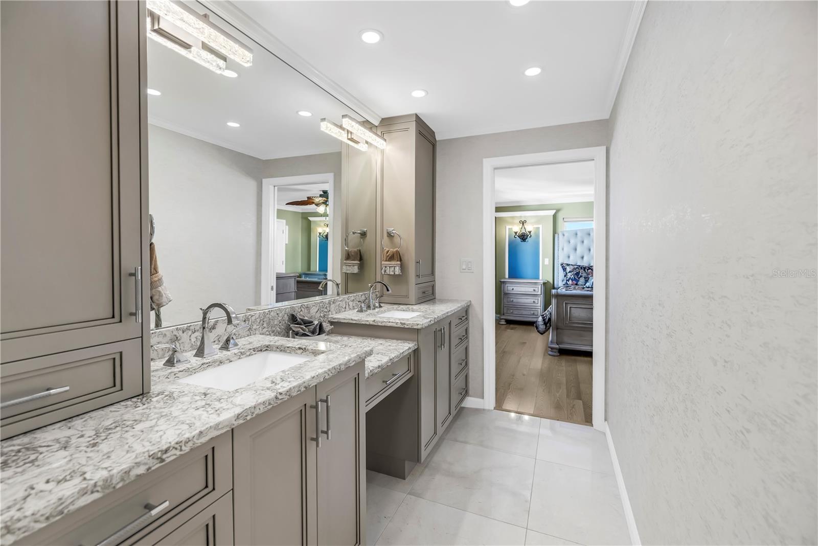 Image 29 of 61 For 6020 Shore Boulevard S 712