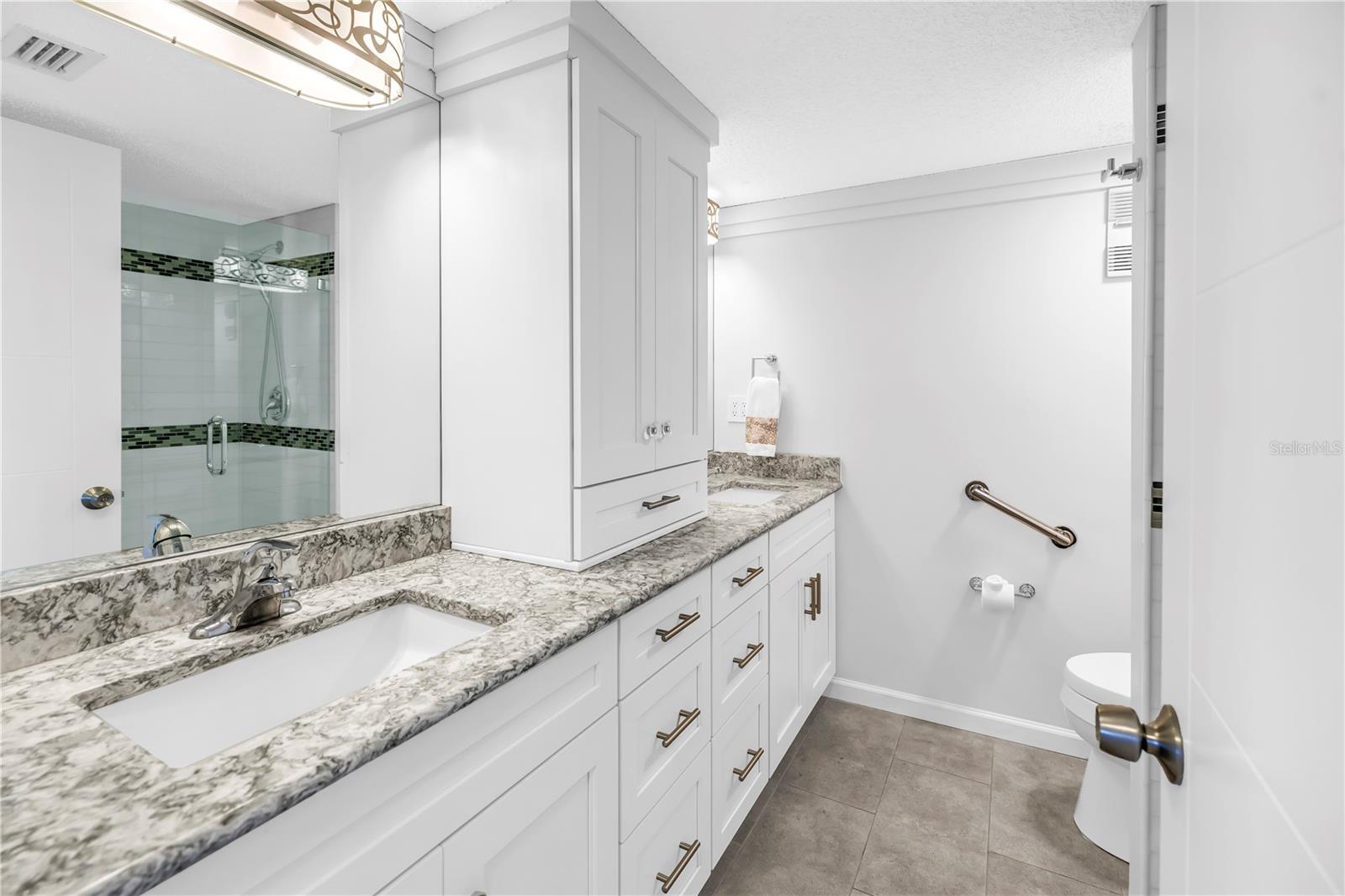 Image 38 of 61 For 6020 Shore Boulevard S 712