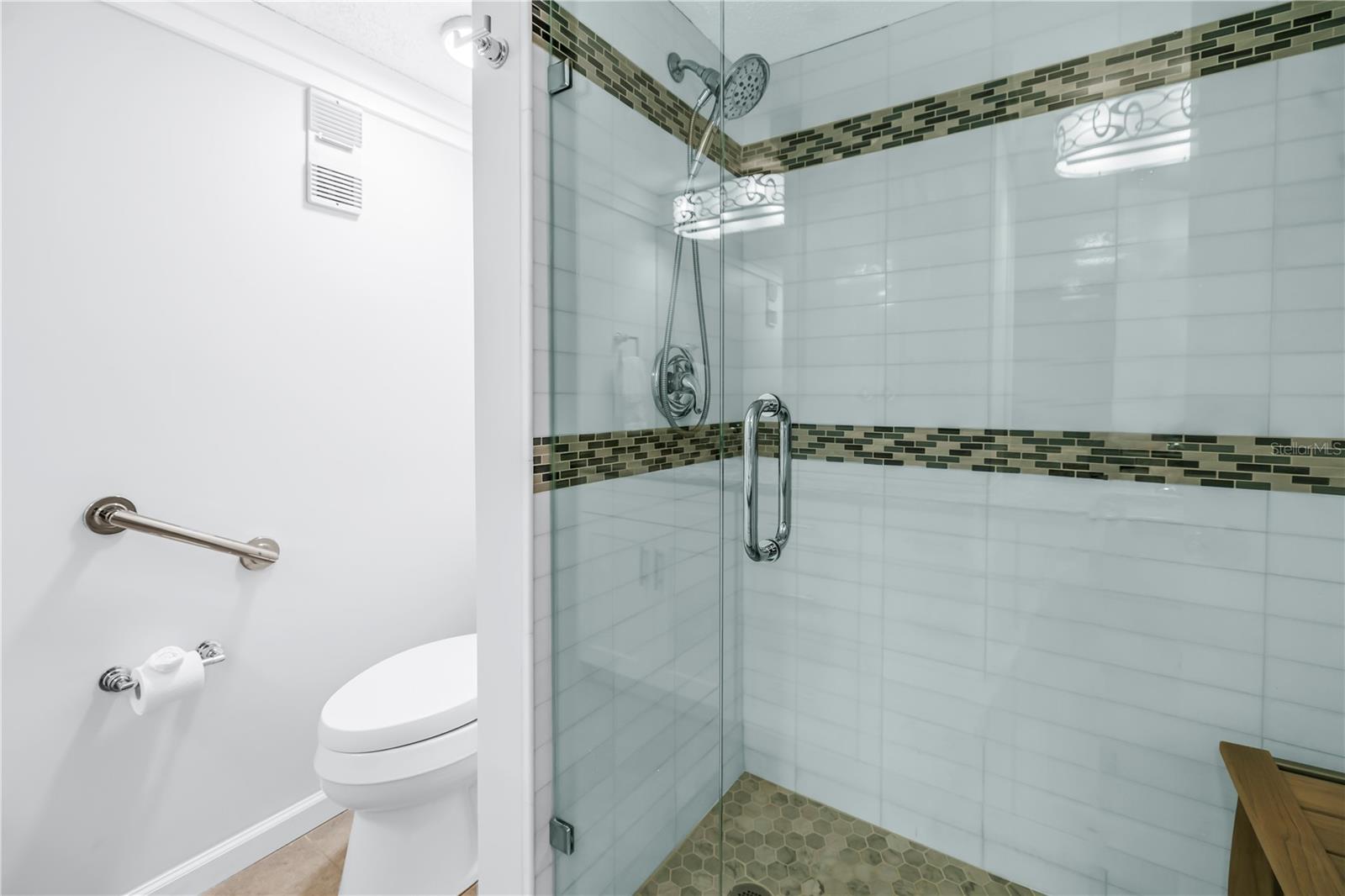 Image 39 of 61 For 6020 Shore Boulevard S 712