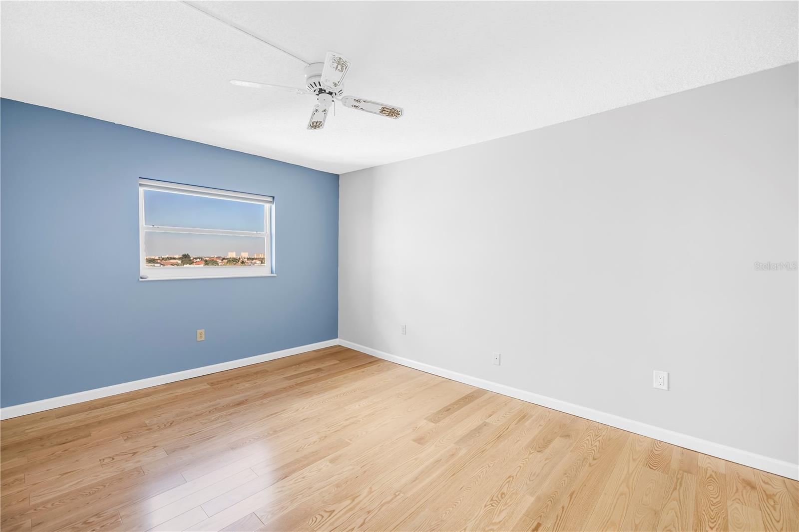 Image 41 of 61 For 6020 Shore Boulevard S 712