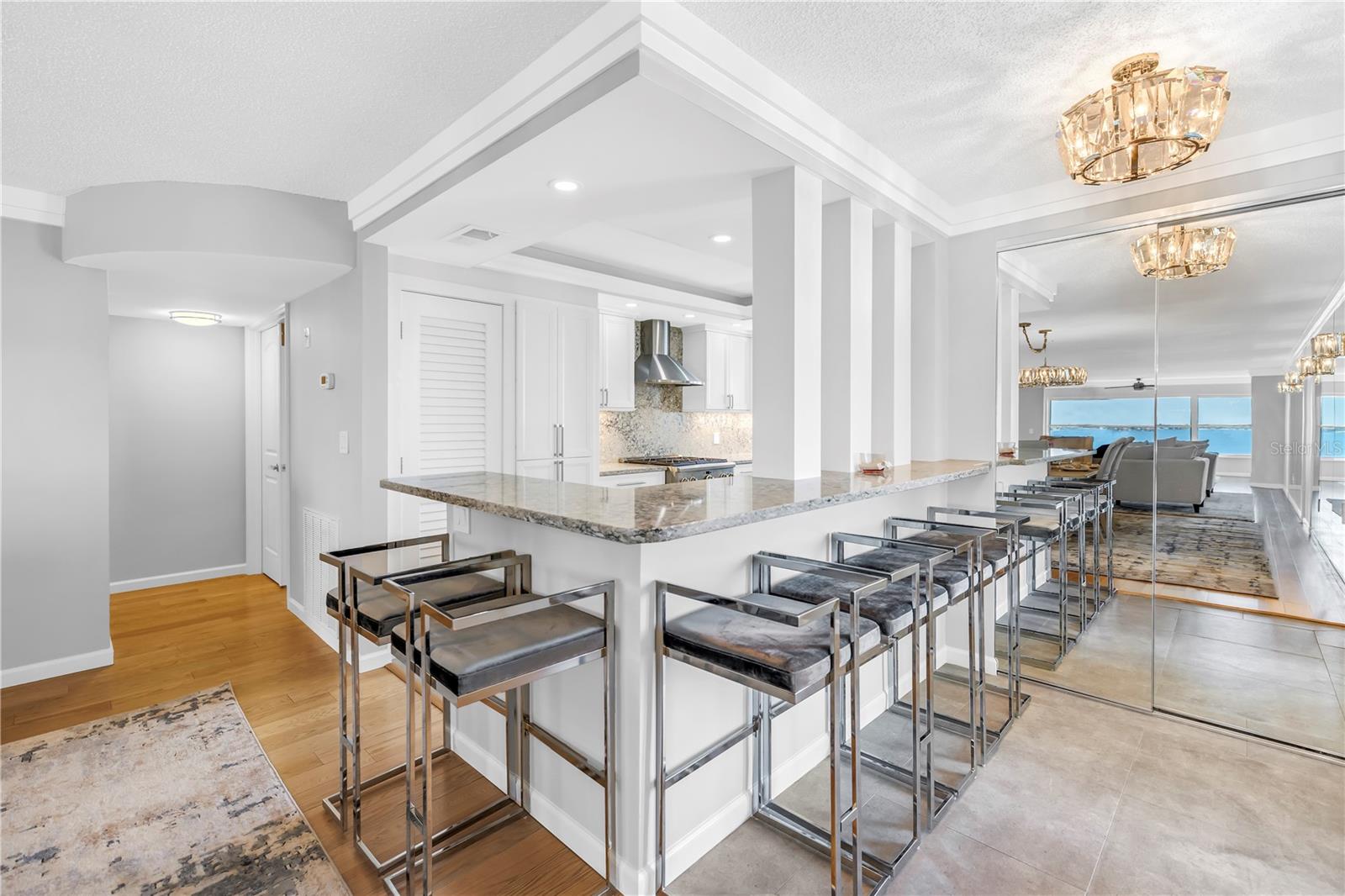 Image 6 of 61 For 6020 Shore Boulevard S 712