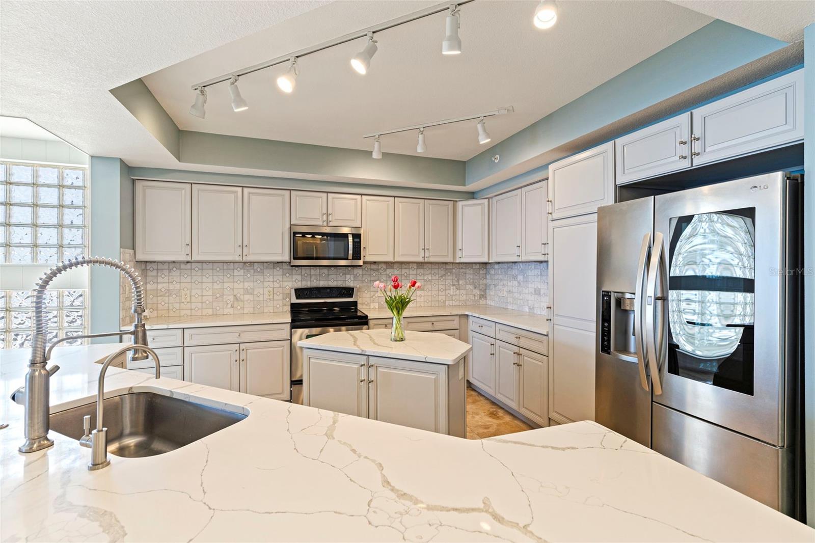 Image 7 of 45 For 1350 Gulf 704