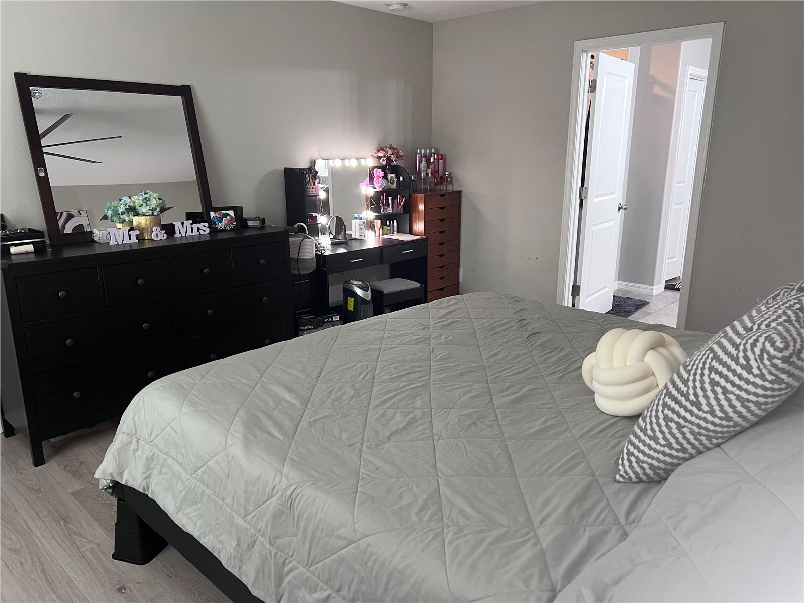 Image 25 of 27 For 10103 Rose Petal Place